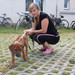 <p>Teta Hanka po ní uklízela bobky - to když byla Emča ještě úplně malá :-) </p>